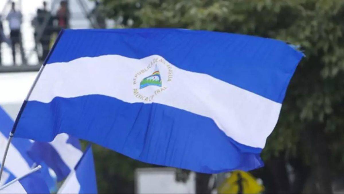 Berlin Büyükelçiliğini kapattılar