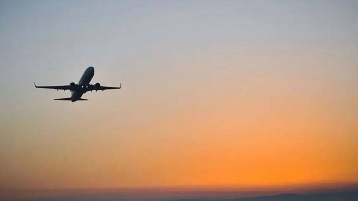 İran'a uçuşları durdurma kararını 13 Nisan'a kadar uzattılar