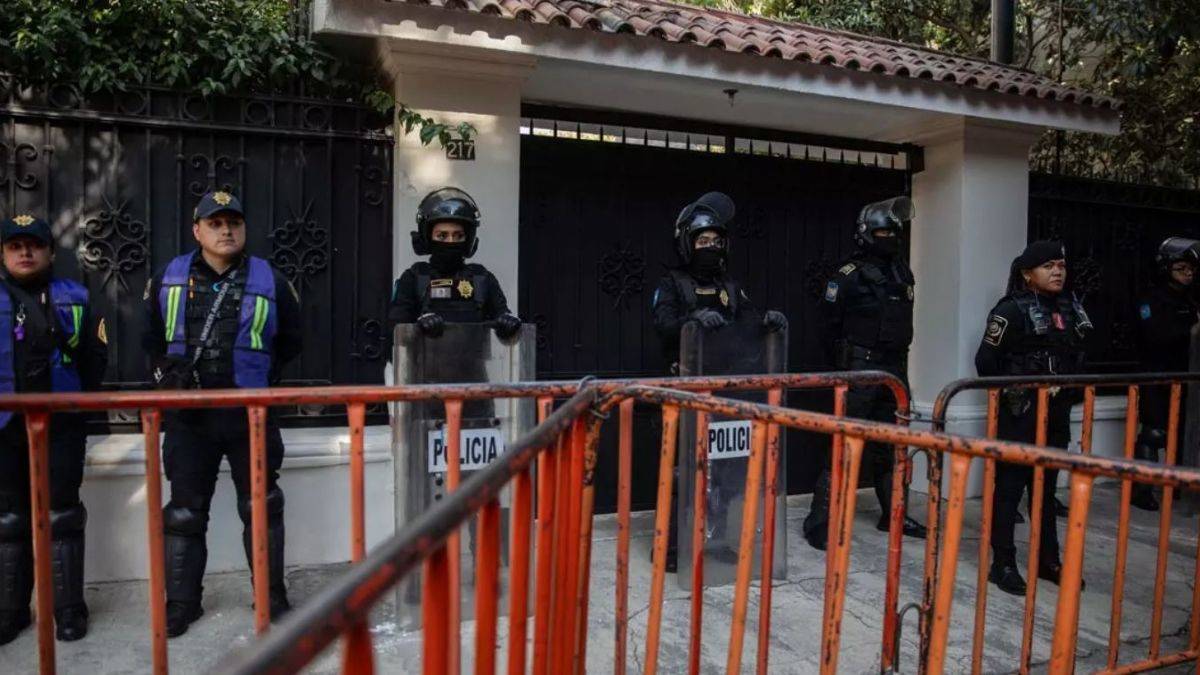 Büyükelçilik baskını iki ülke arasındaki gerilimi tırmandırdı!