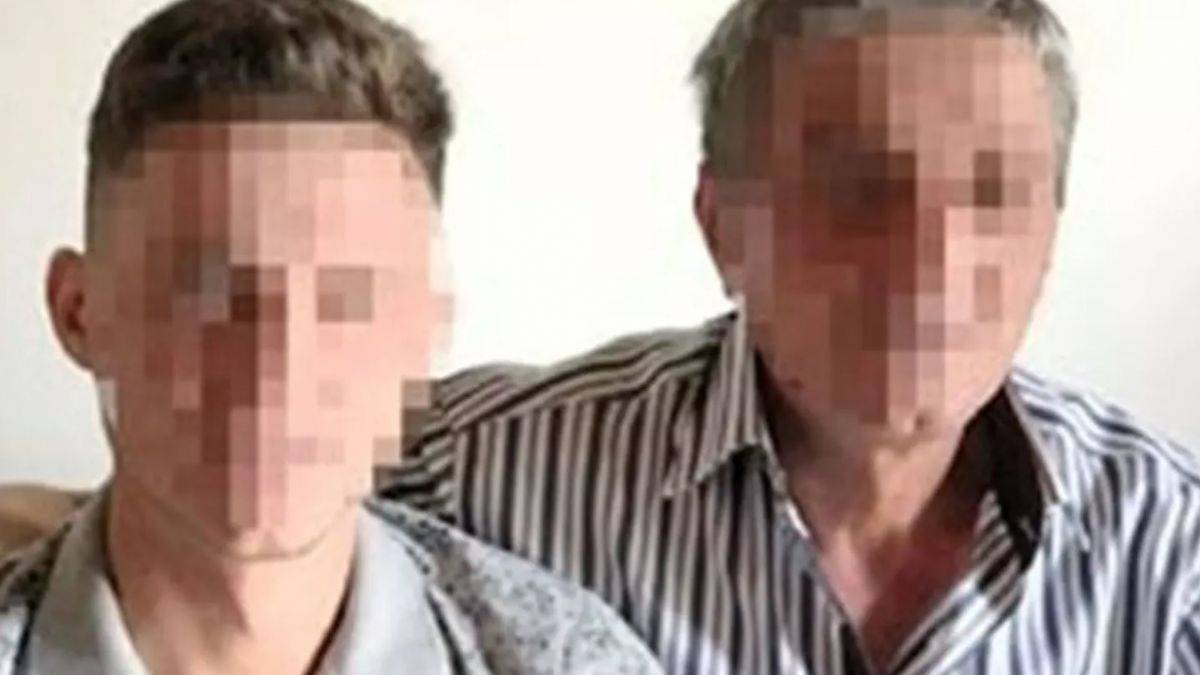 Babasını bıçakla yaraladıktan sonra intihar etti!