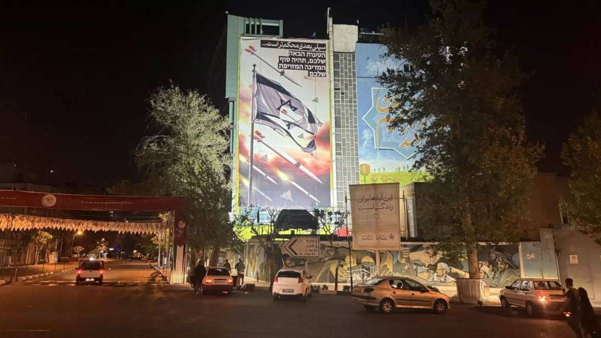 İran Meclis Başkanı Kalibaf: İsrail'e askeri hamle, diplomatik misyonlarımıza saldırıya cevaptı