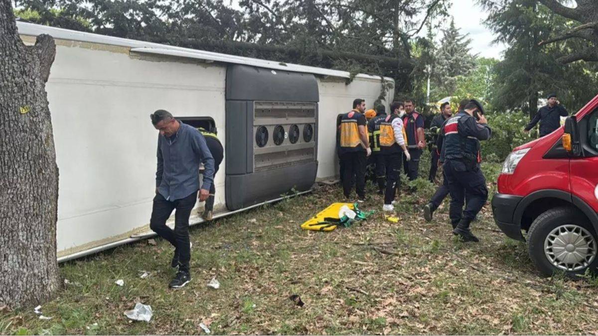 Kırklareli'nde yolcu otobüsü devrildi
