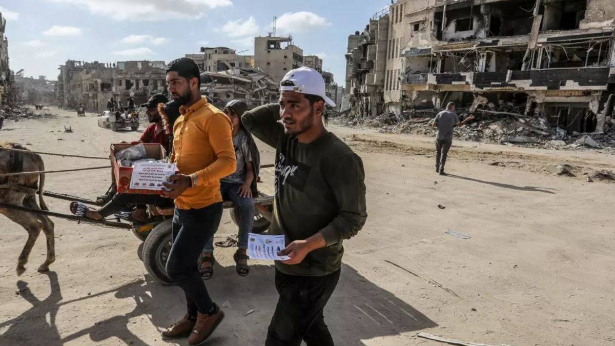 Han Yunus'ta 50 Filistinlinin cesedi daha çıkarıldı