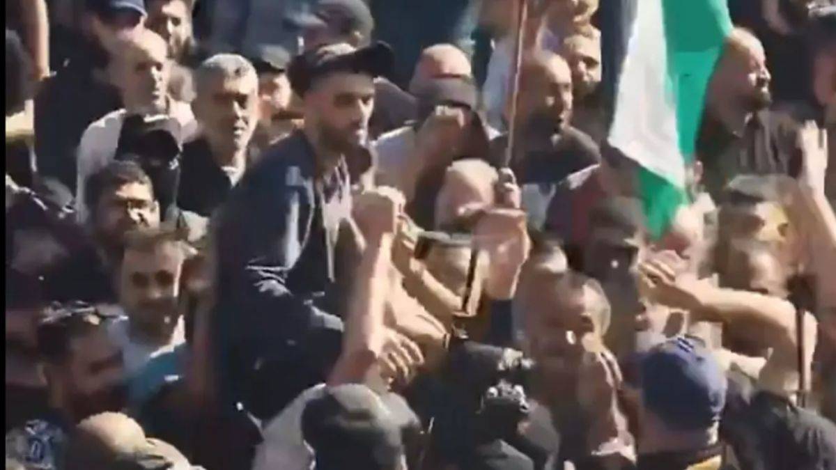 İsrail'in öldürdüğü iddia edilmişti! Cenaze töreninde ortaya çıktı