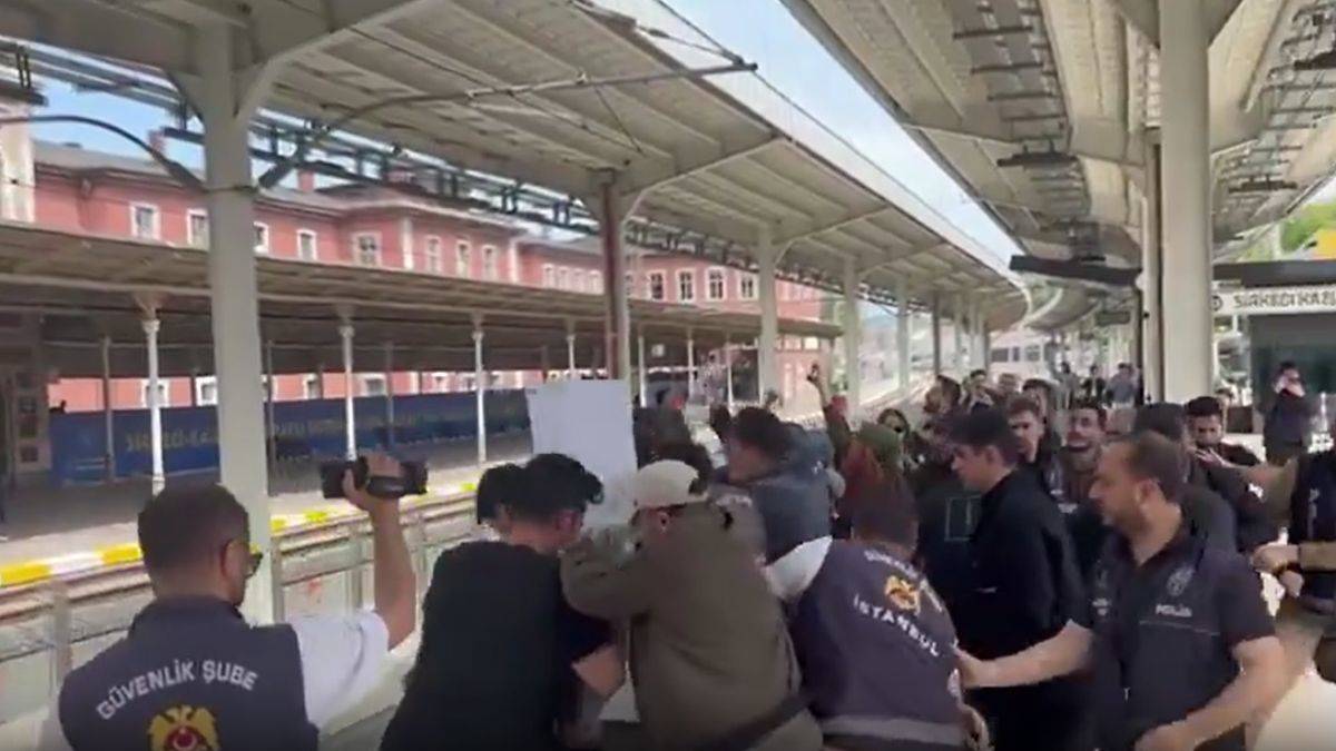 Almanya Cumhurbaşkanı İstanbul'da protesto edildi; gözaltılar var