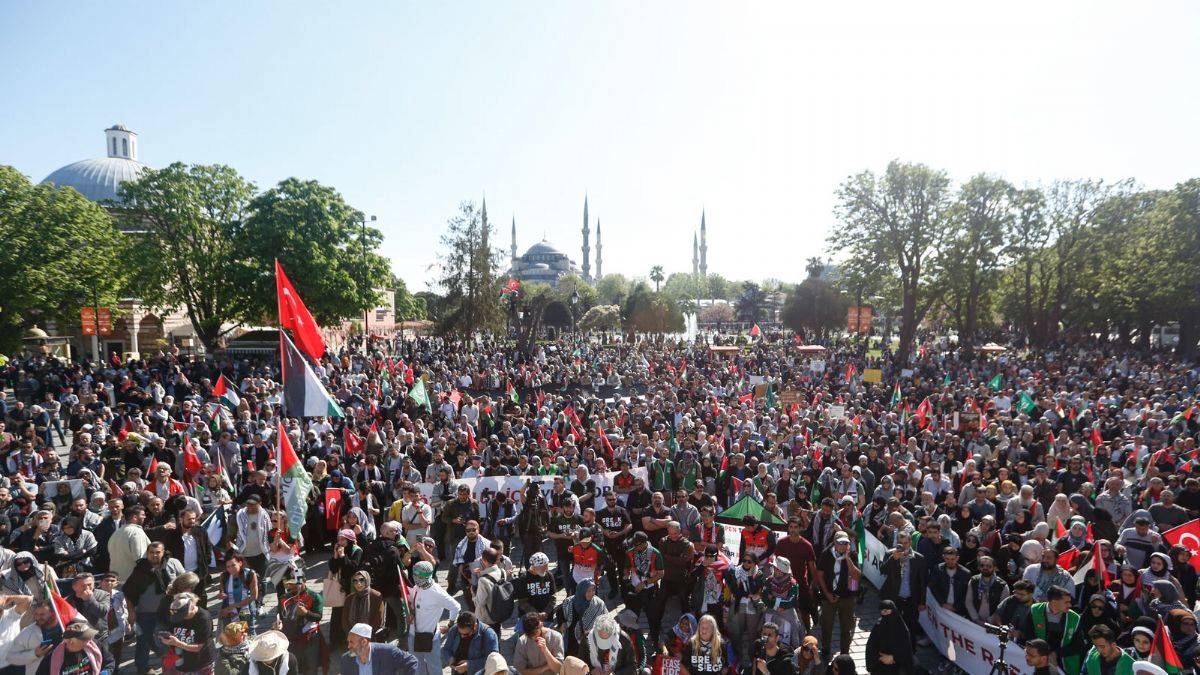 İstanbul’da on binlerin katılımıyla “Gazze’yi Unutma” yürüyüşü