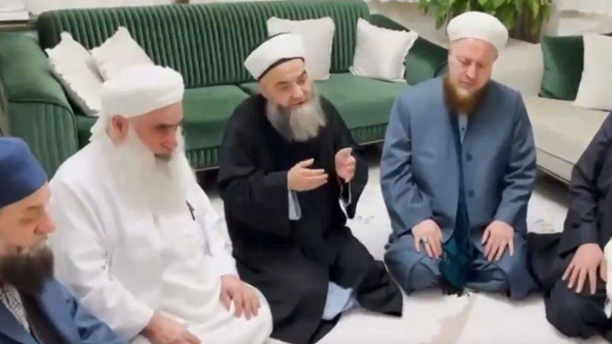 Cübbeli Ahmet, İsmailağa cemaatinin yeni liderini ilan etti!