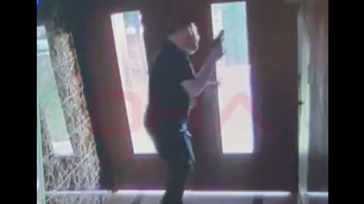 Mahalle karıştı! Halüsinasyon gördü, kendi kendine çatıştı