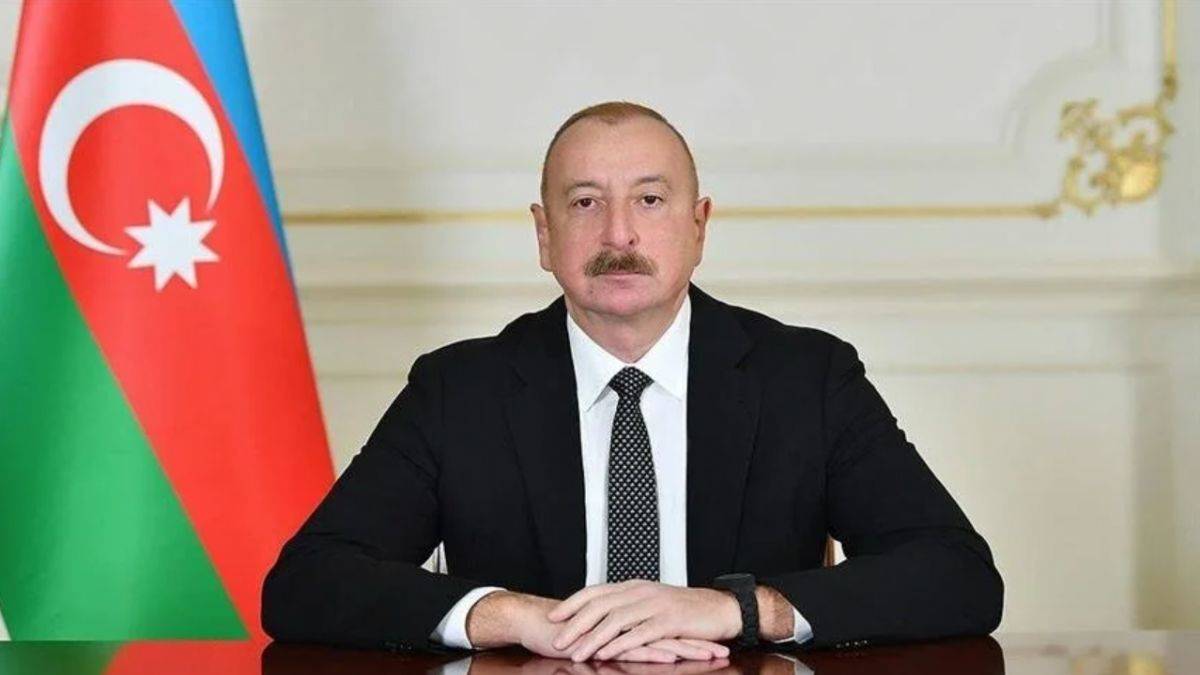 Aliyev: 3 ülke Ermenistan'ı bize karşı silahlandırıyor