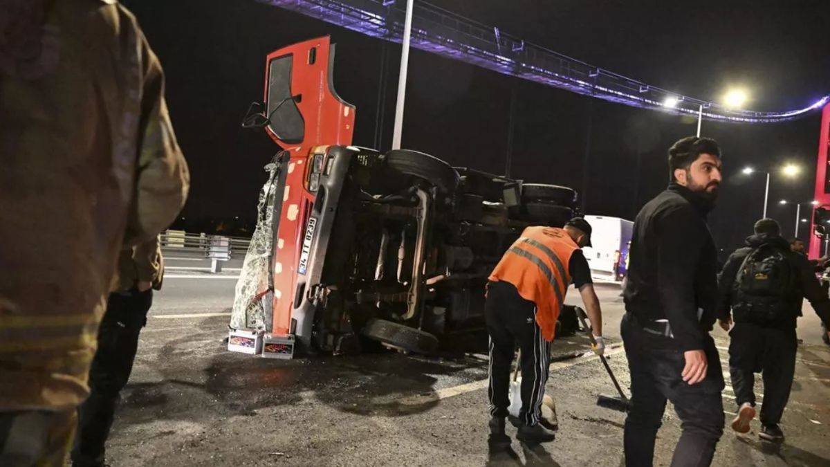 Fatih Sultan Mehmet Köprüsü'nde kaza: 2 yaralı