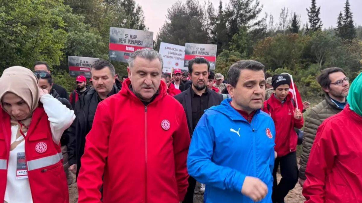 Gelibolu Yarımadası'nda 57. Alay Vefa Yürüyüşü Conkbayırı'nda sona erdi