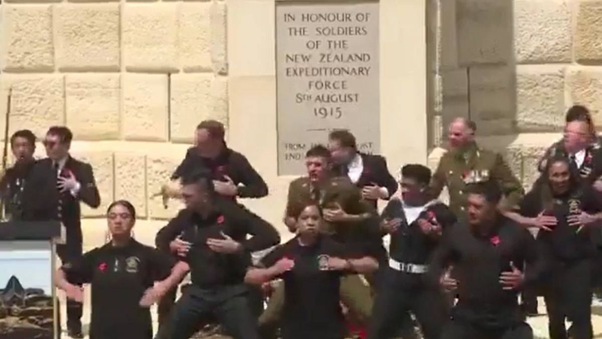 Çanakkale'de 'Haka' dansıyla dedelerini andılar