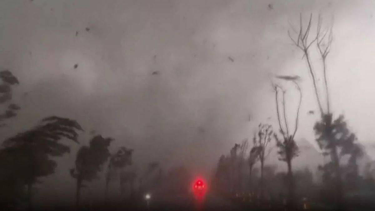 Çin'in yaşanan hortum nedeniyle 5 kişi hayatını kaybetti