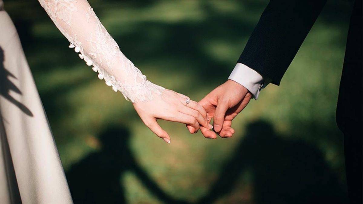 441 kadın, 45 yaş üstü erkekle evlendi