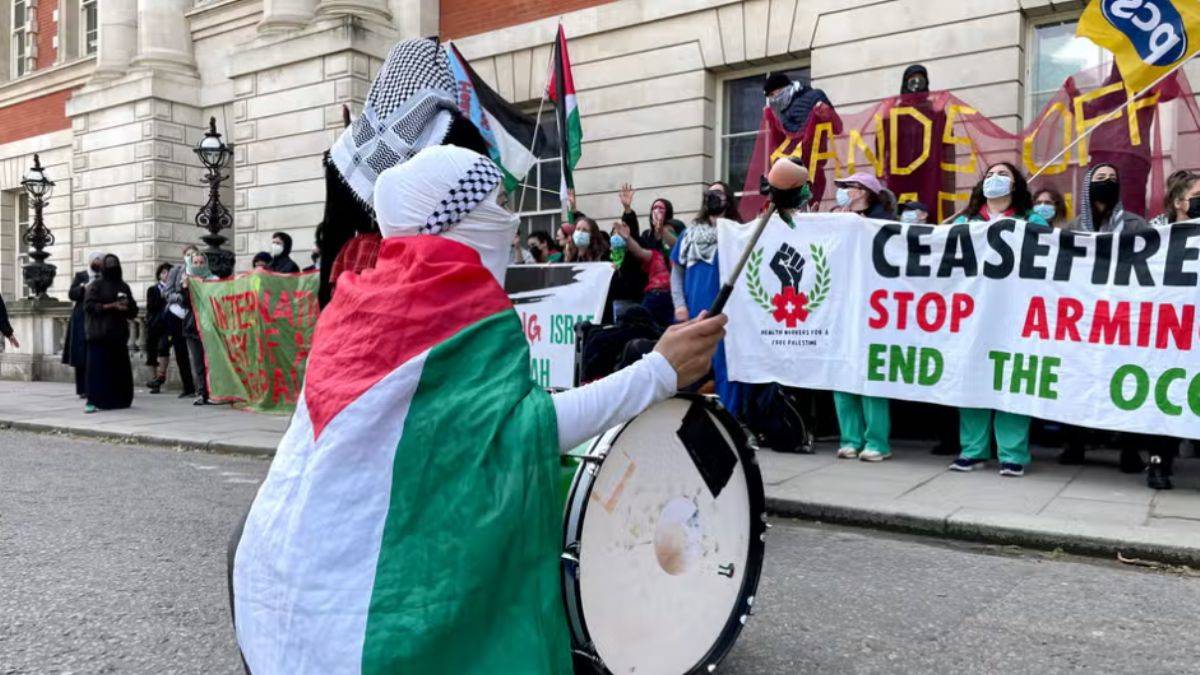 İngiltere'de 1 Mayıs gösterilerinde Filistin damgası