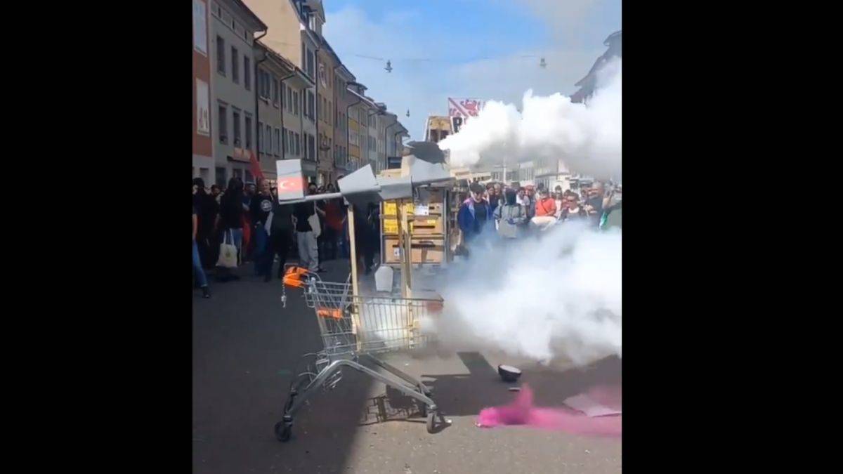 PKK yandaşları Bayraktar TB2 maketi yaktı