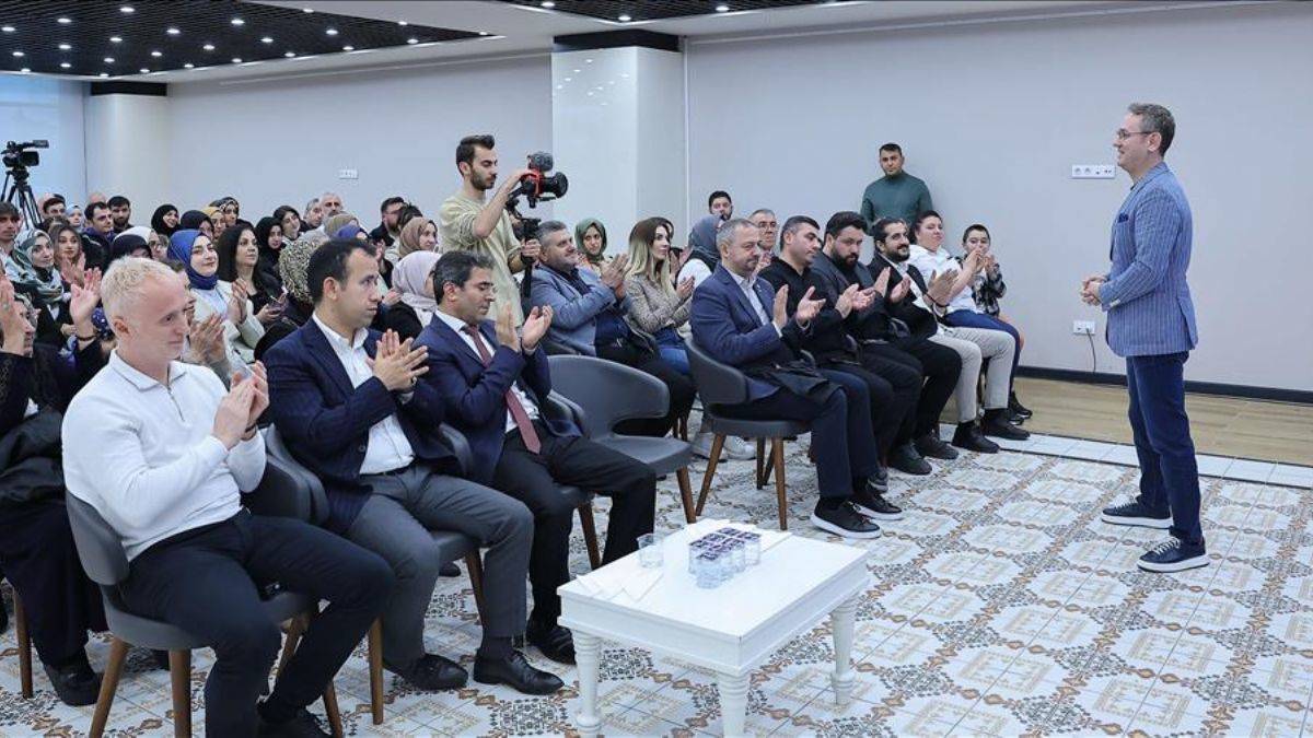 Başakşehir Akademileri'nde mezuniyet heyecanı