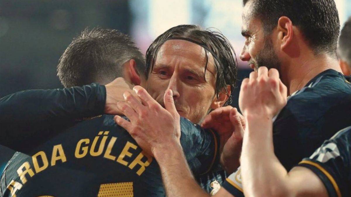 Real Madrid şampiyonluğu garantiledi