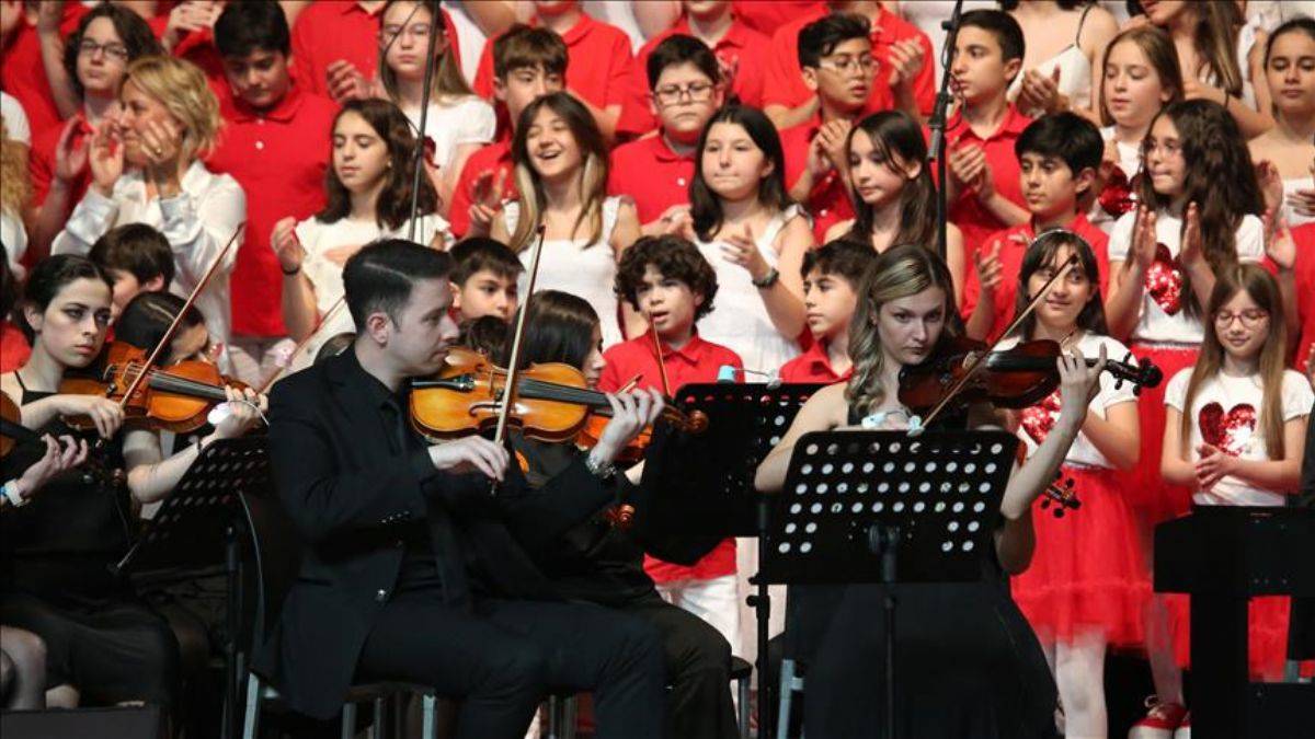 Doğa Koleji öğrencileri ve öğretmenleri 90'ların sevilen şarkılarını seslendirecek