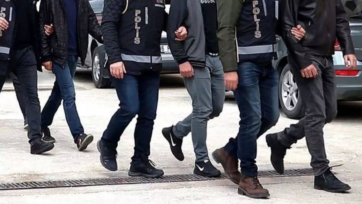 FETÖ'nün emniyet mahrem yapılanmasına operasyon! 7 kişi gözaltına alındı