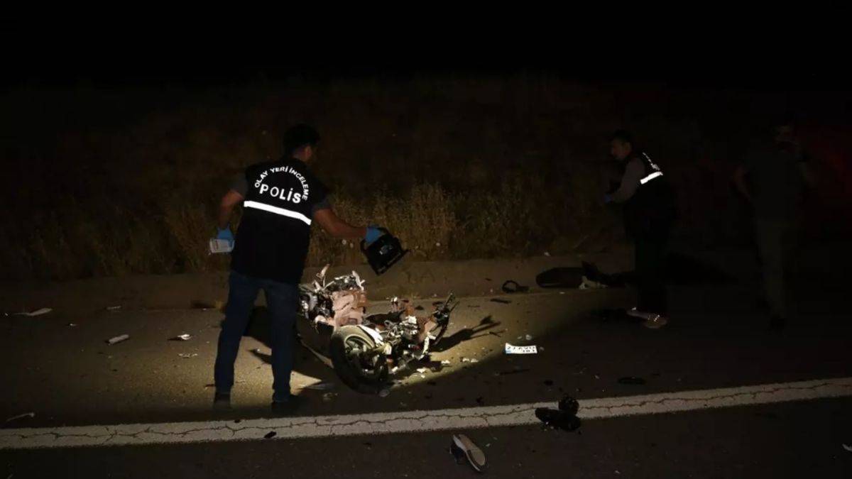 Motosikletlerin çarpıştığı kazada 2 sürücü hayatını kaybetti