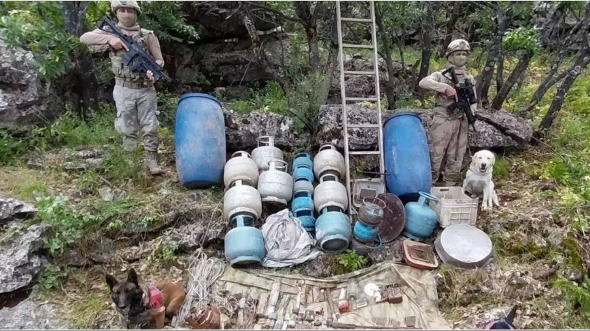 Elazığ'da PKK'ya darbe: Çok sayıda silah ve yaşam malzemeleri ele geçirildi
