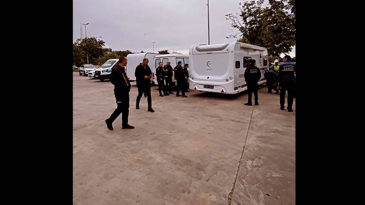 Pendik'teki işgalci karavanlara baskın