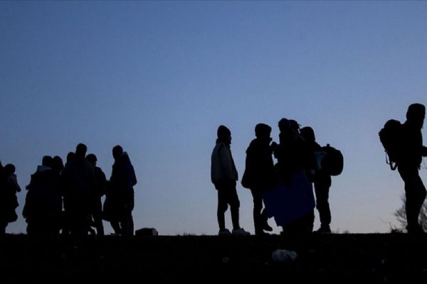 Sınırda 32 düzensiz göçmen yakalandı