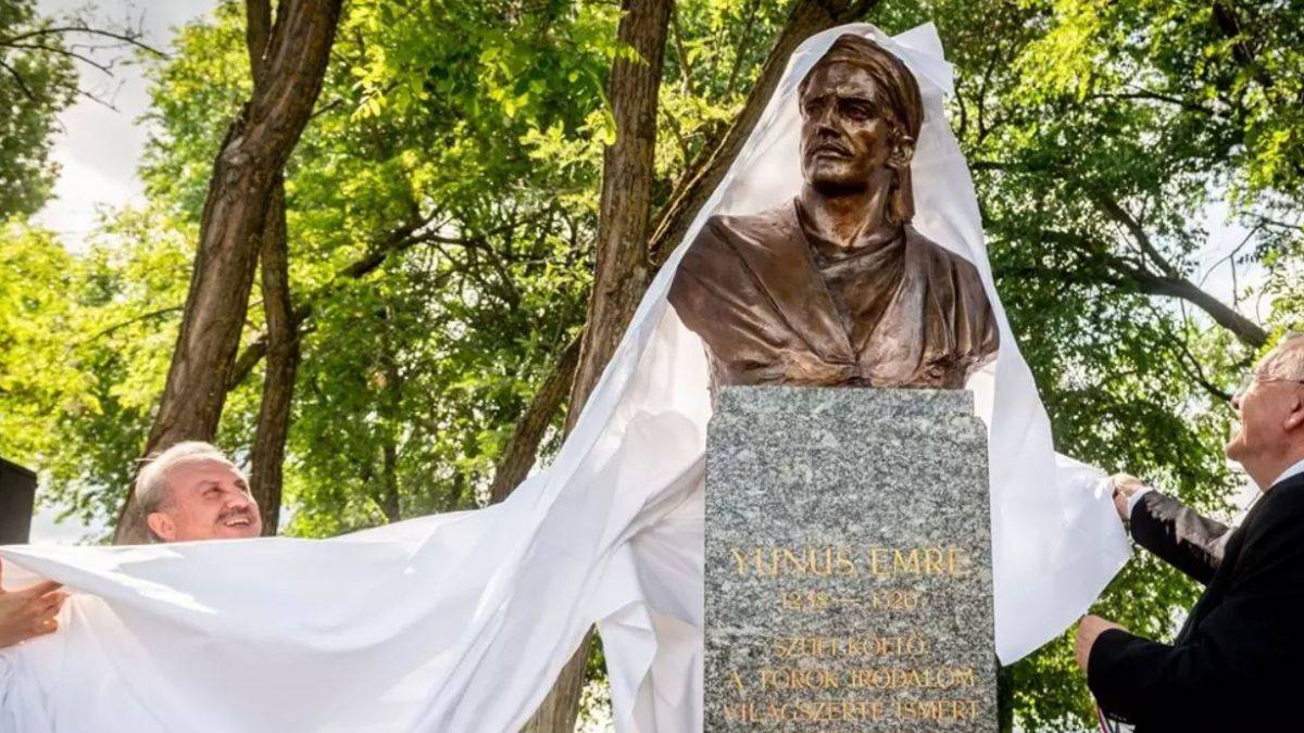 Macaristan'da Yunus Emre büstü açıldı