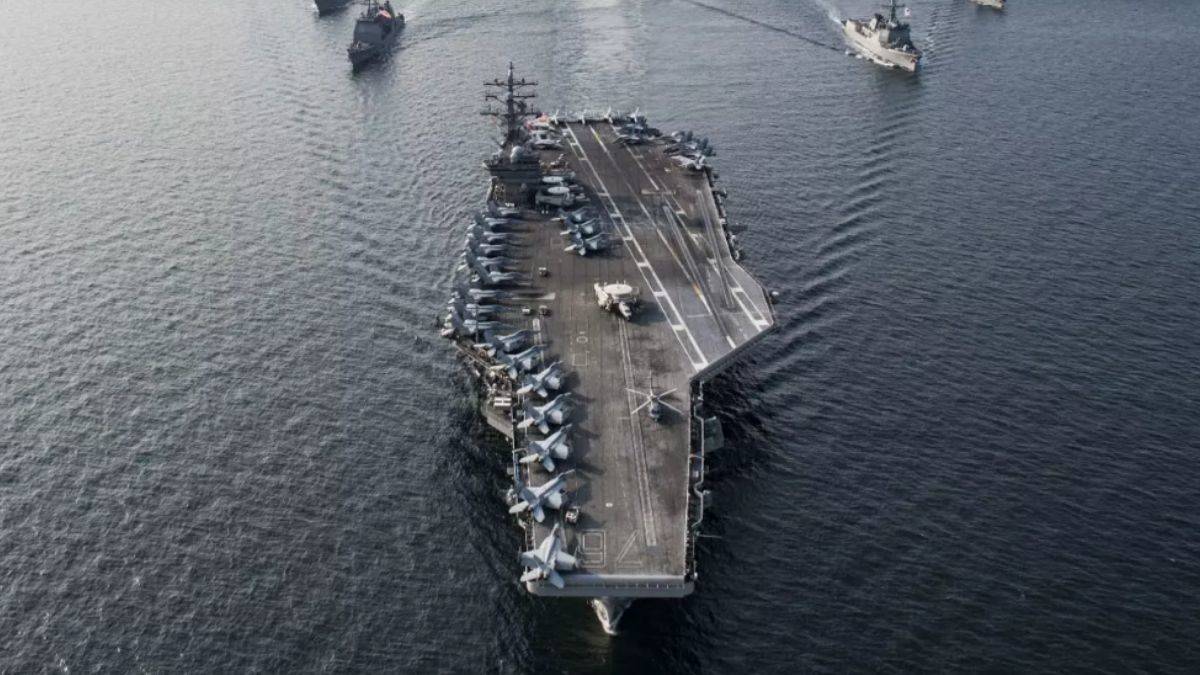 2015'ten bu yana Çin ve Kuzey Kore'ye karşı devriye görevi yapan ABD'nin uçak gemisi Japonya'dan ayrıldı