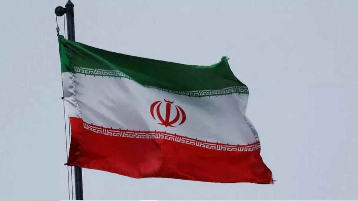 İran'da OHAL İlan Edildi