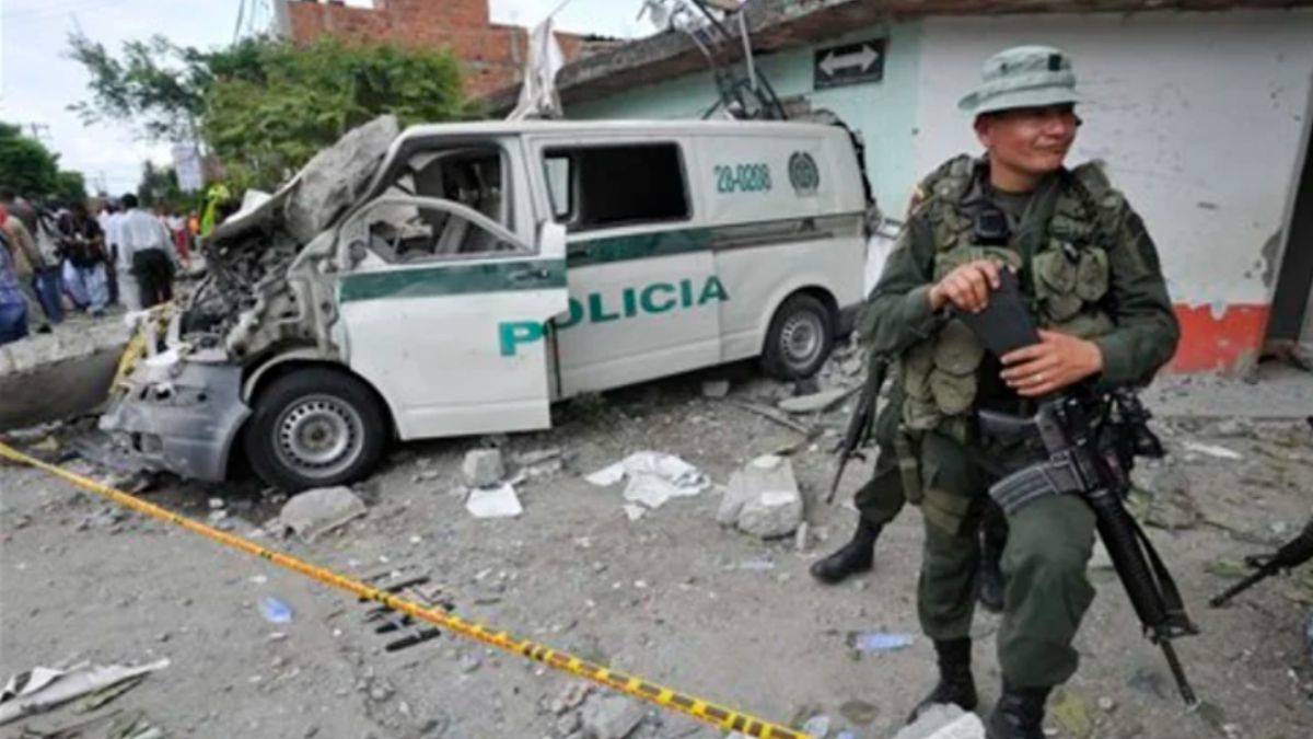 Kolombiya'da bombalı saldırı: General görevden alındı