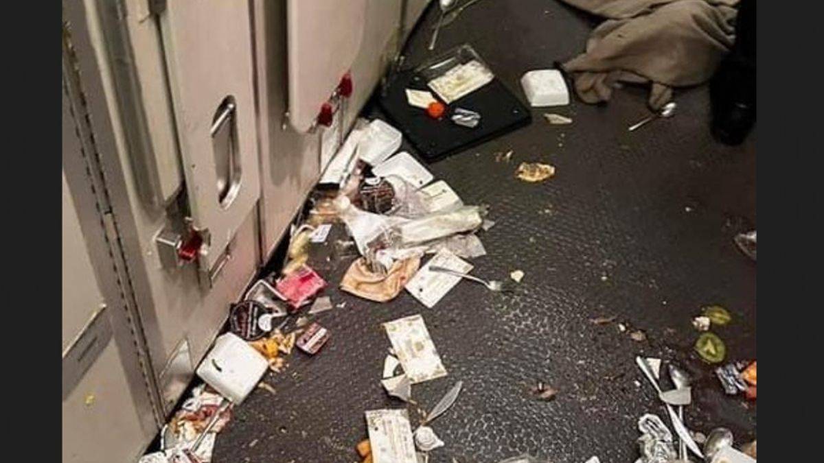 Türbülansa yakalanan uçakta 1 kişi öldü