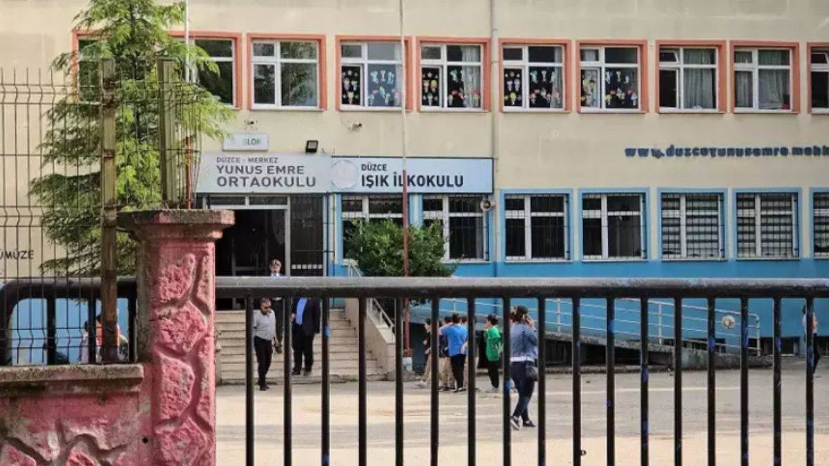 'Hamburger yeme yarışı'nda boğulan Eftelya, toprağa verildi