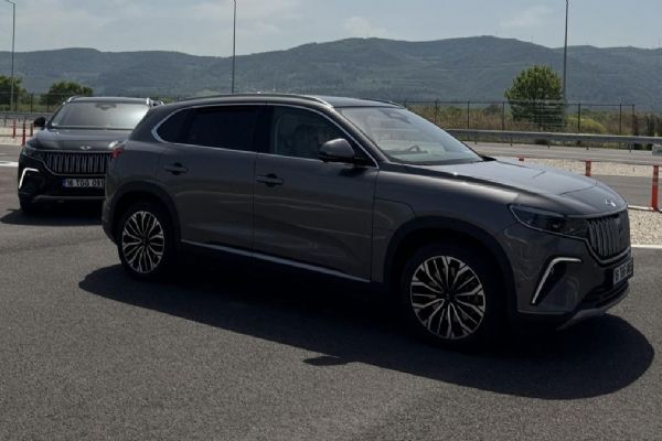 Test ettikleri Togg'a övgüler yağdırdılar: Türk Teslası çok iyi