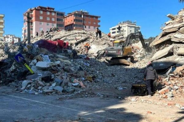 150 kişinin öldüğü sitenin zemin etüdü göz kararıyla yapılmış