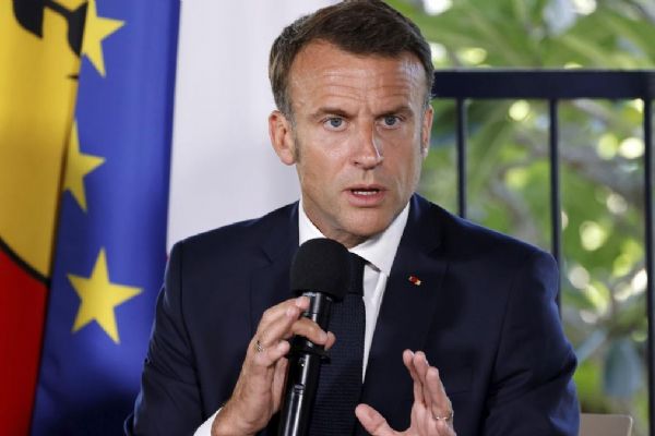 Macron'un dayatmalarına karşı çıktı!