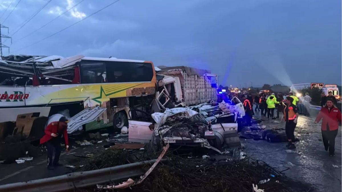 Mersin'deki kazada hayatını kaybeden 10 kişiden 8'inin kimliği belli oldu