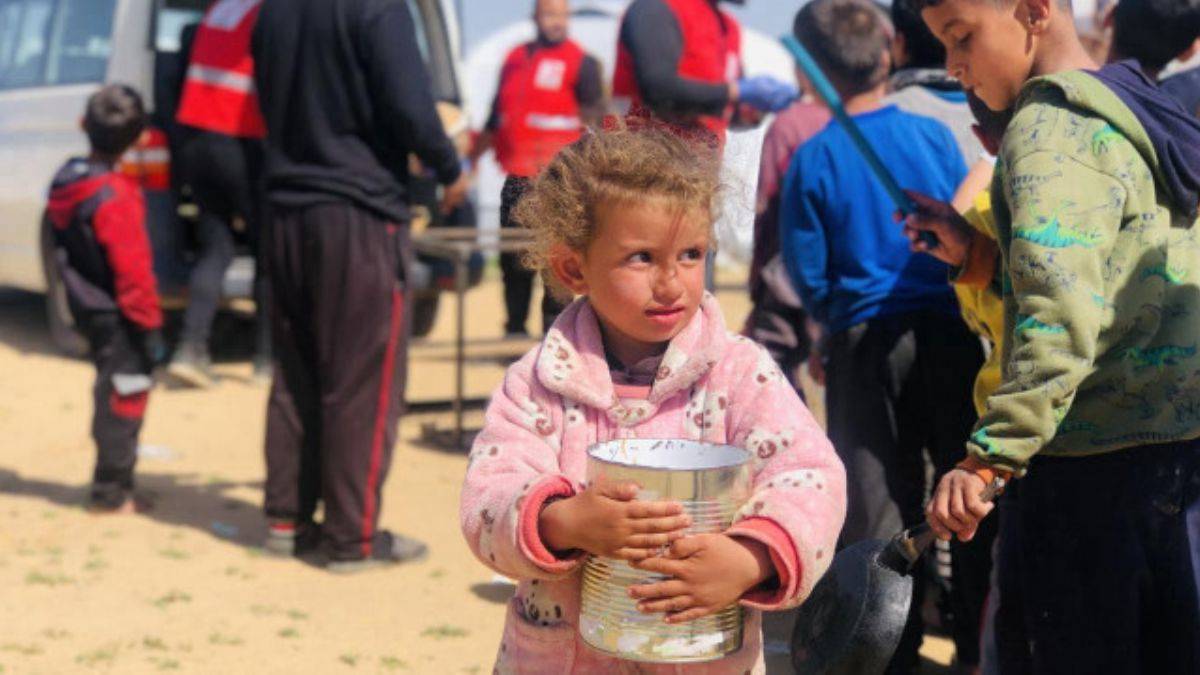Türk Kızılay Gazze Şeridi'nde yeniden sıcak yemek dağıtımına başladı