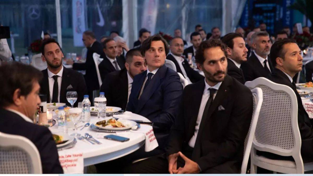 A Milli Futbol Takımı'na uğurlama yemeği düzenlendi