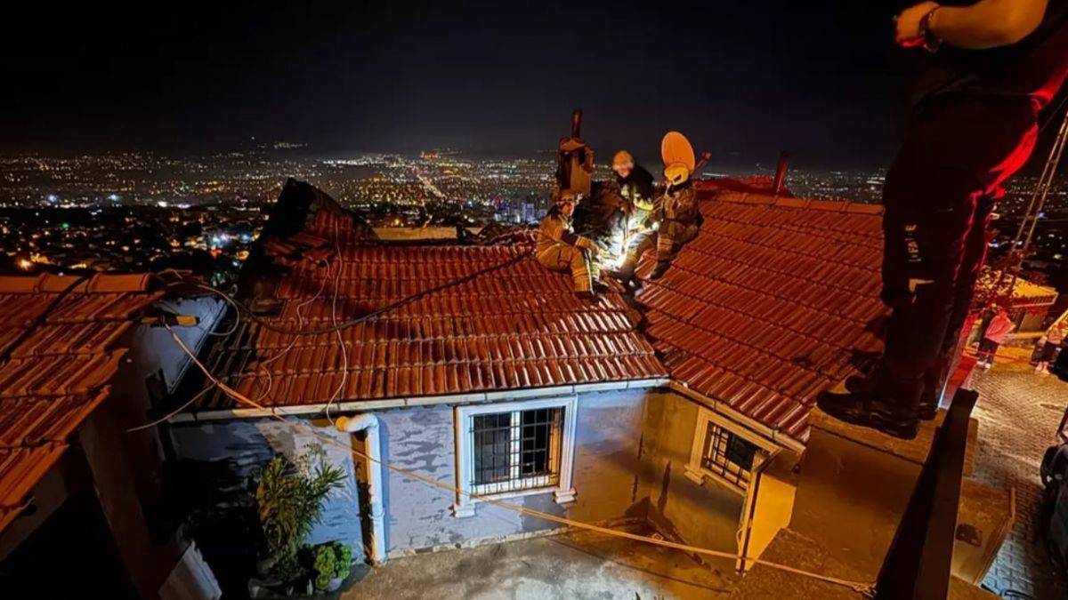 Bursa'da iki katlı evde yangın: 1 ölü