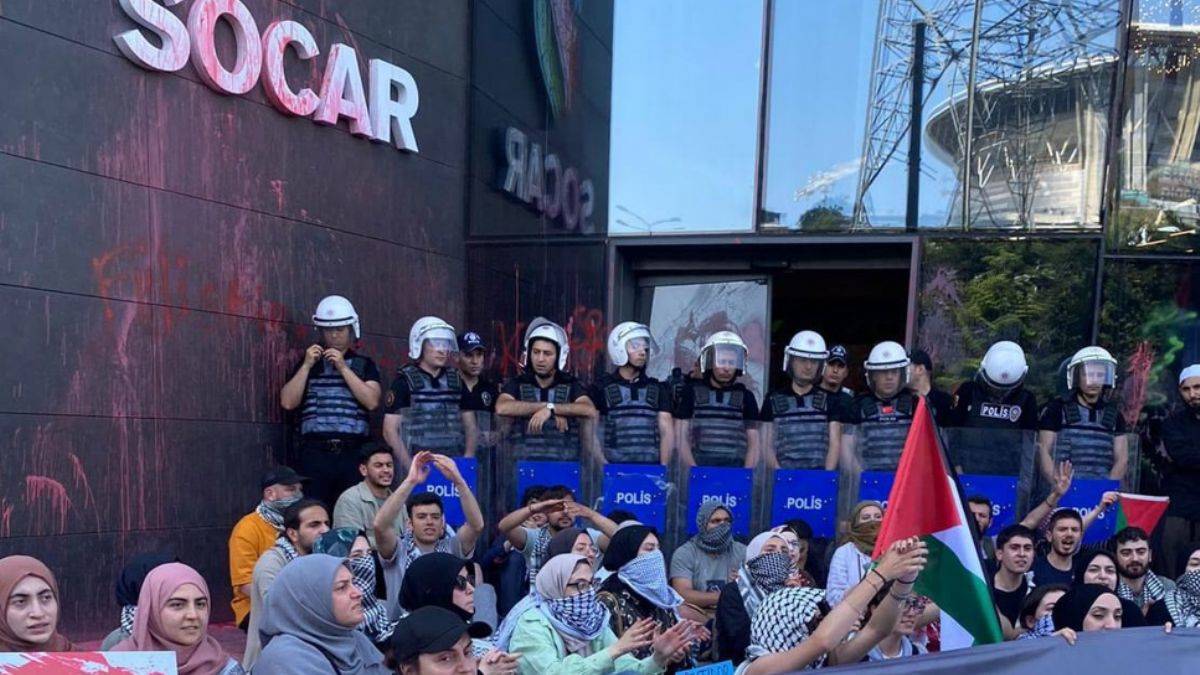 Duyarlı Müslümanlar SOCAR'ı bastı