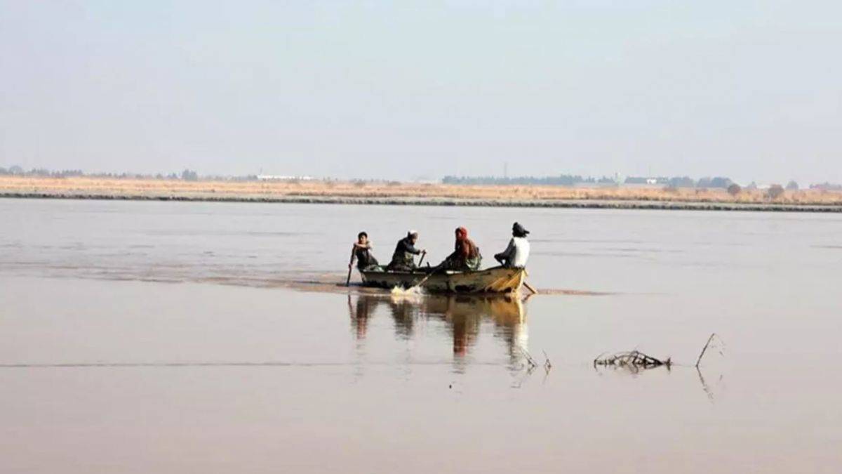 Afganistan'da tekne alabora oldu: 20 ölü
