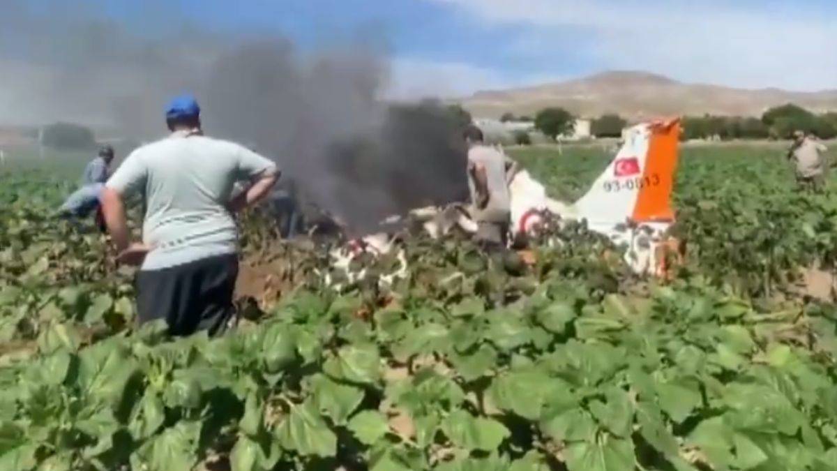 Kayseri'de eğitim uçağı düştü: 2 şehit... 'Düşerken yön değiştirdiler'