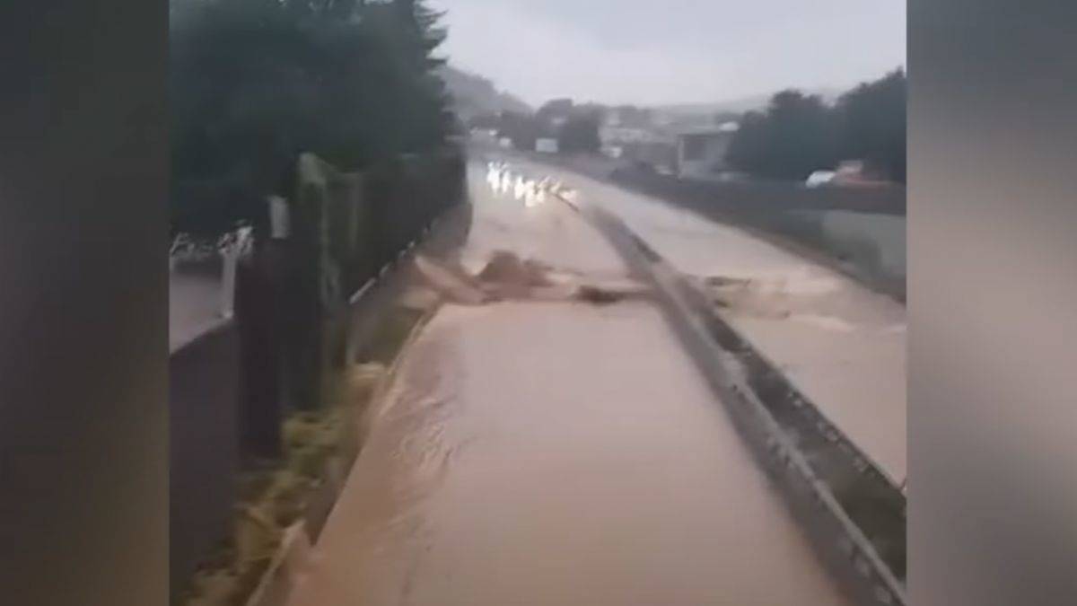 Almanya: Otoyol saniyeler içinde sulara gömüldü
