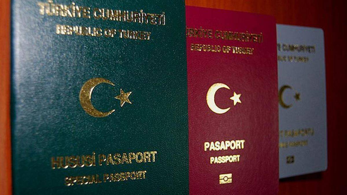 Umreye gidenlerin pasaportuna telefon kaydettiren 2 sanığa hapis