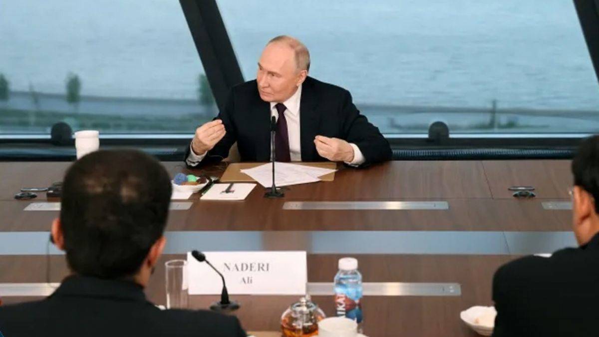 Putin'den Taliban yönetimine övgü