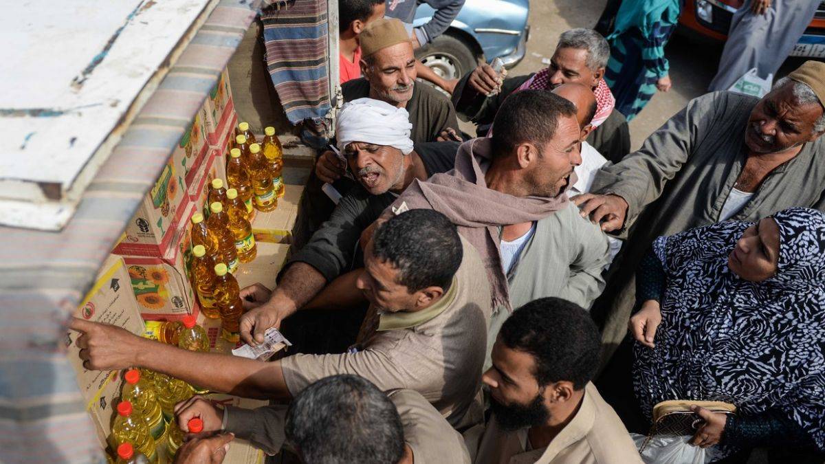 Mısır ekonomisinde çöküş; 'Tavuk ayağı yiyin!'