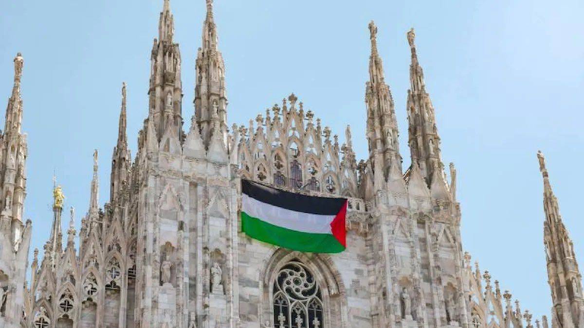 Dev kiliseye dev Filistin bayrağı astı!