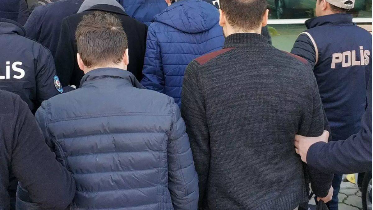 İzmir'de FETÖ'nün mahrem yapılanmasına operasyon